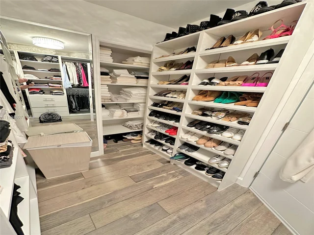 215 SE 3rd Ave # 403C, Hallandale Beach FL 33009