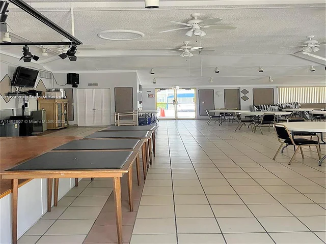 215 SE 3rd Ave # 403C, Hallandale Beach FL 33009