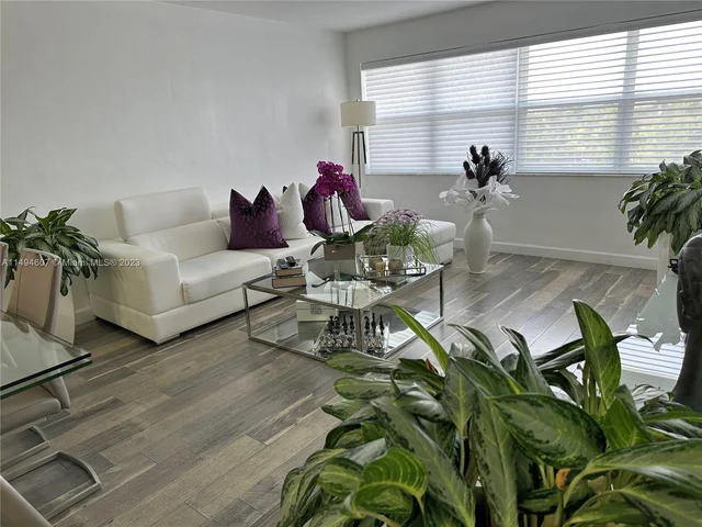 215 SE 3rd Ave # 403C, Hallandale Beach FL 33009