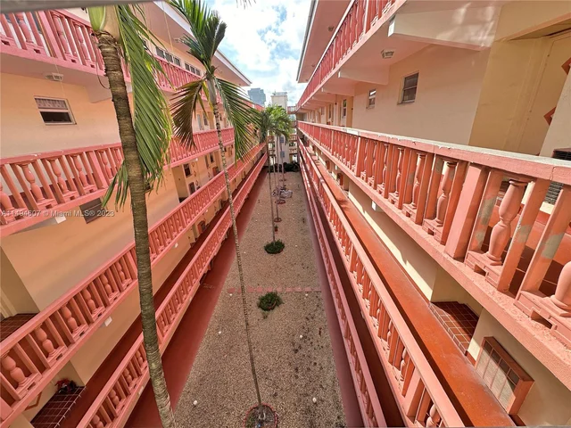 215 SE 3rd Ave # 403C, Hallandale Beach FL 33009