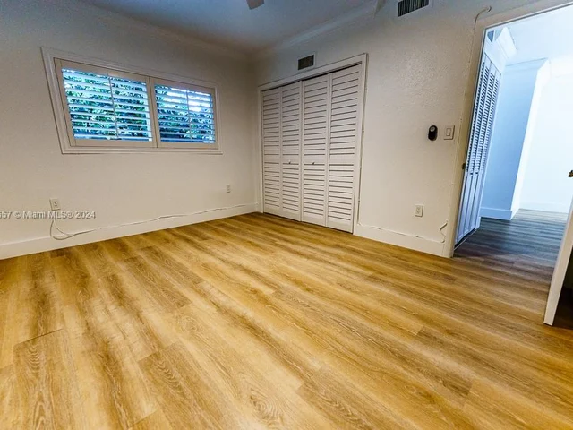 95 Edgewater Dr # 105, Coral Gables FL 33133