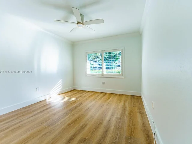 95 Edgewater Dr # 105, Coral Gables FL 33133