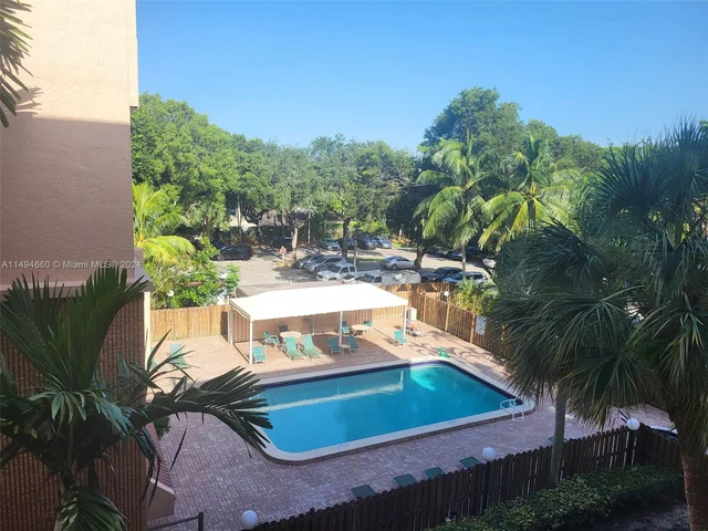 6800 Cypress Rd # 405, Plantation FL 33317