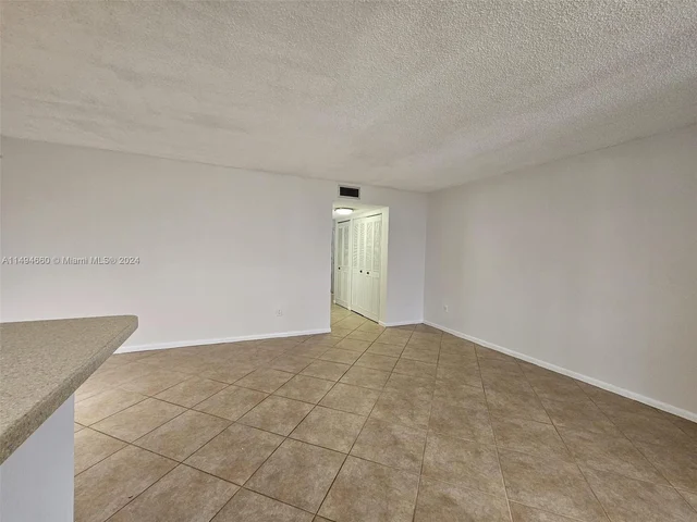 6800 Cypress Rd # 405, Plantation FL 33317