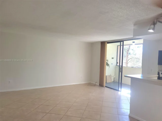 6800 Cypress Rd # 405, Plantation FL 33317