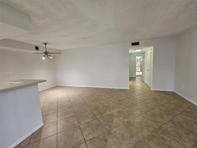 6800 Cypress Rd # 405, Plantation FL 33317