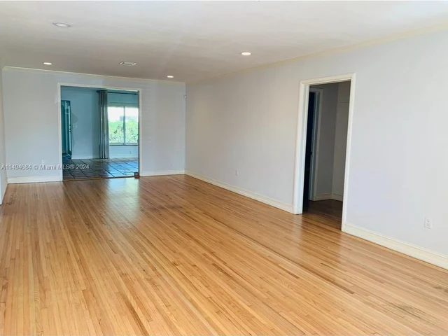 535 Luenga Ave, Coral Gables FL 33146