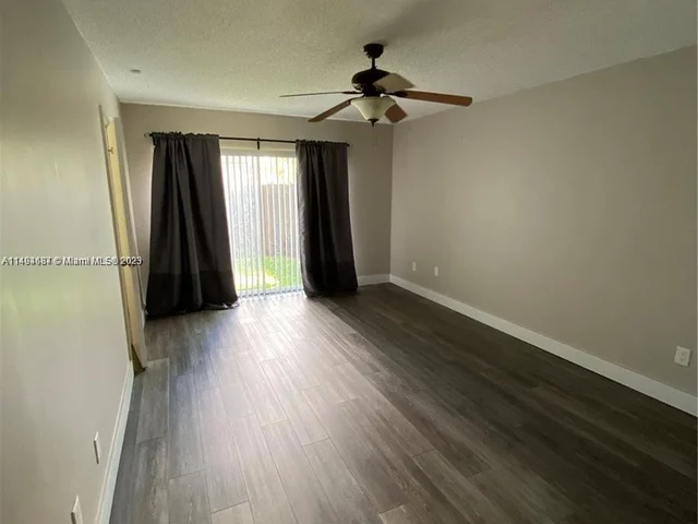 10829 SW 132nd Cir Ct # 10829, Miami FL 33186