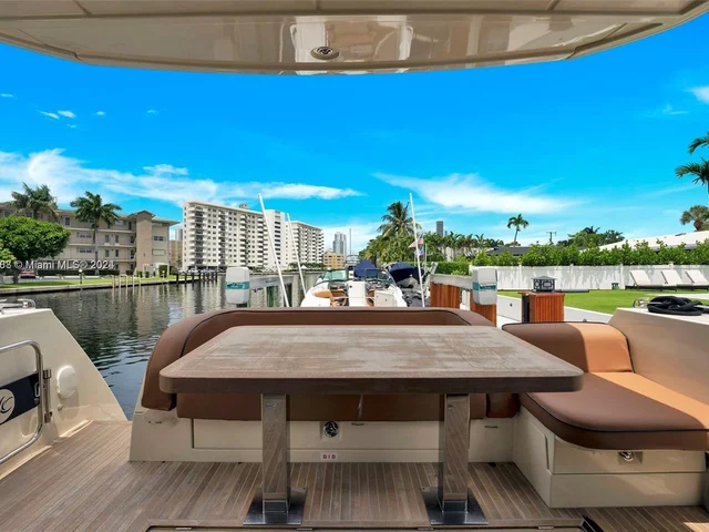 442 Tamarind Dr, Hallandale Beach FL 33009