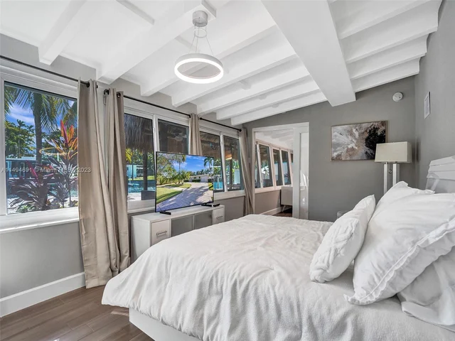 1930 S Hibiscus Dr # 0, North Miami FL 33181