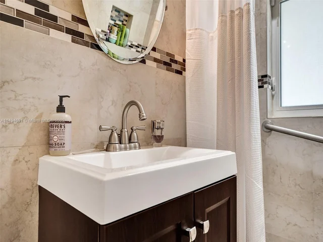 1930 S Hibiscus Dr # 0, North Miami FL 33181