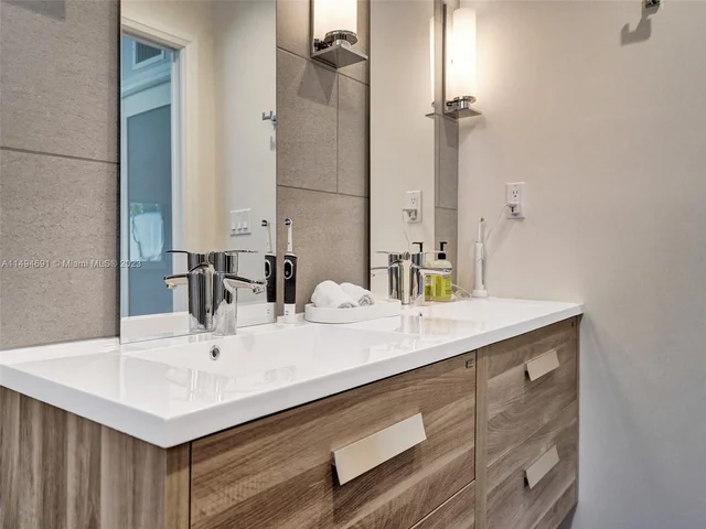 1930 S Hibiscus Dr # 0, North Miami FL 33181