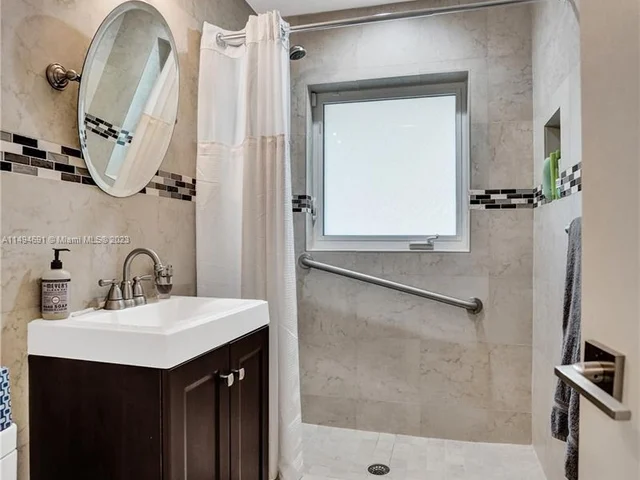 1930 S Hibiscus Dr # 0, North Miami FL 33181