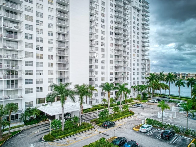 2801 NE 183rd St # 2014W, Aventura FL 33160