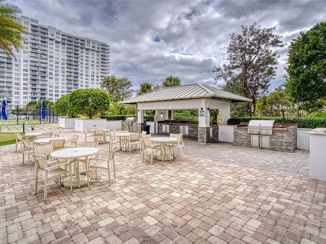 2801 NE 183rd St # 2014W, Aventura FL 33160