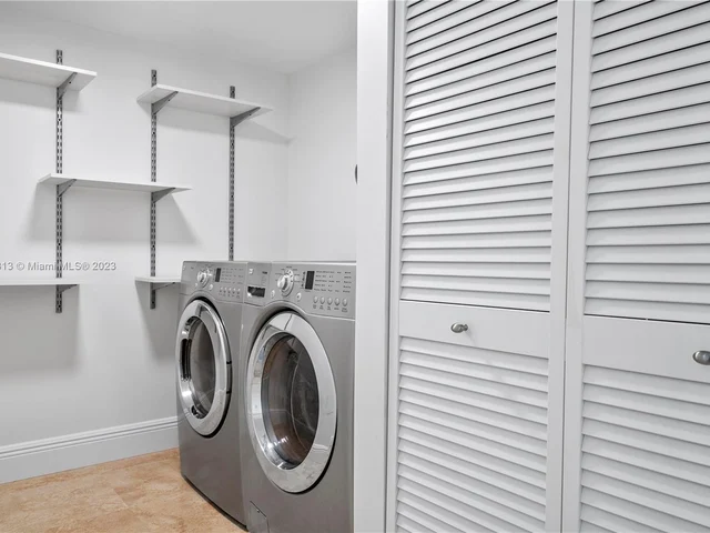 1528 Robbia Ave, Coral Gables FL 33146