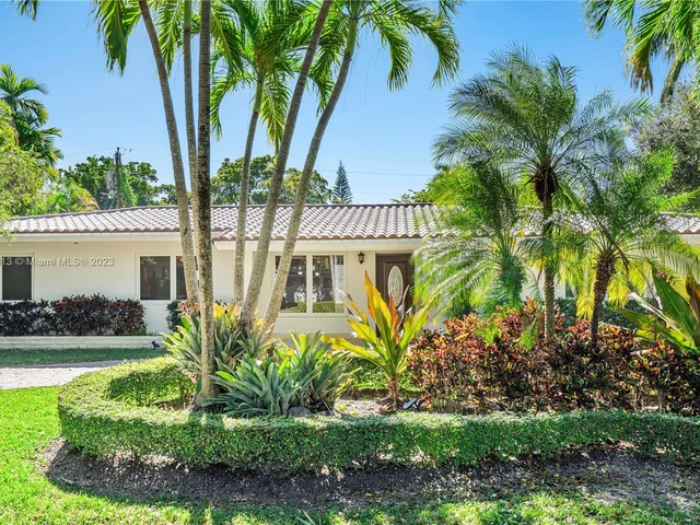 1528 Robbia Ave, Coral Gables FL 33146