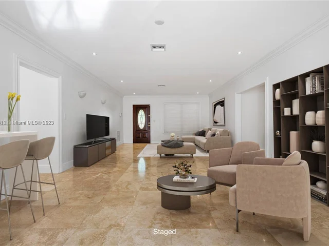 1528 Robbia Ave, Coral Gables FL 33146