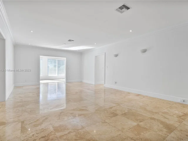 1528 Robbia Ave, Coral Gables FL 33146