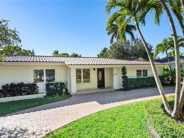 1528 Robbia Ave, Coral Gables FL 33146
