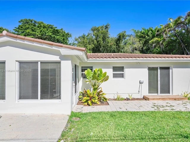 1528 Robbia Ave, Coral Gables FL 33146