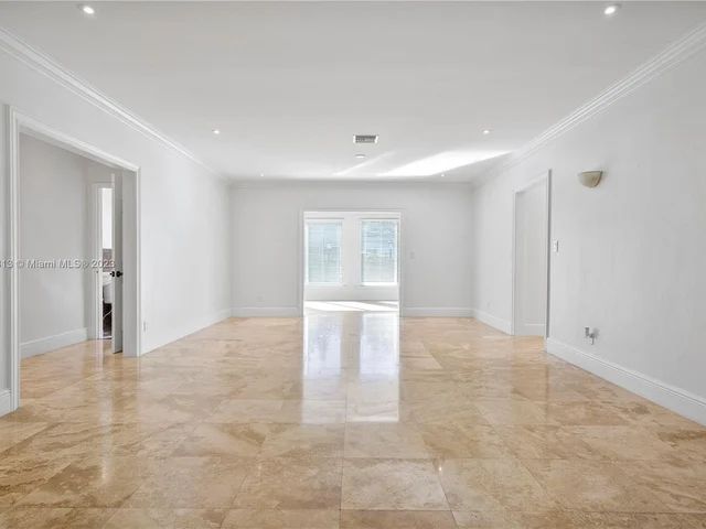 1528 Robbia Ave, Coral Gables FL 33146