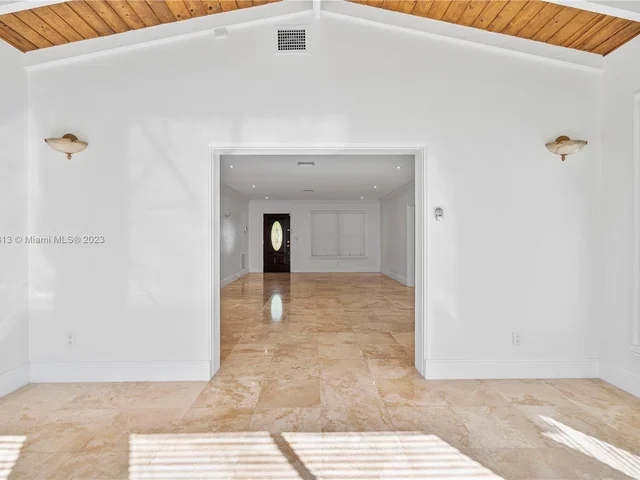 1528 Robbia Ave, Coral Gables FL 33146