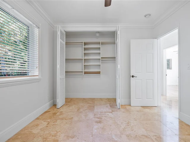 1528 Robbia Ave, Coral Gables FL 33146