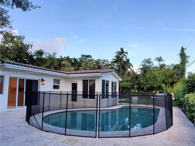 1528 Robbia Ave, Coral Gables FL 33146