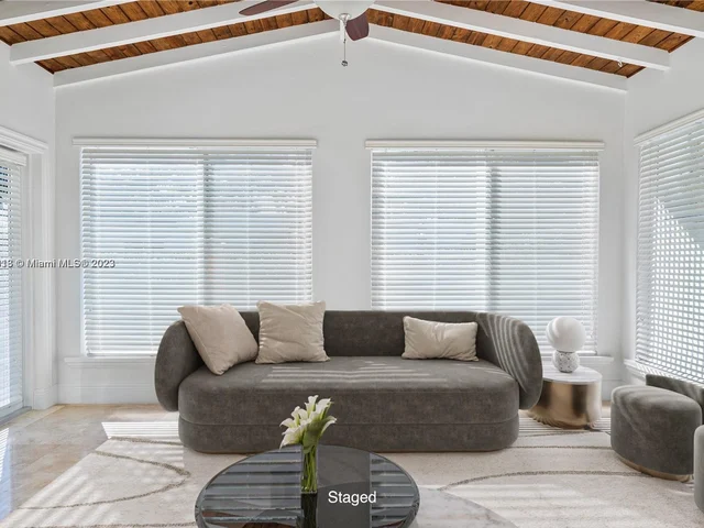 1528 Robbia Ave, Coral Gables FL 33146