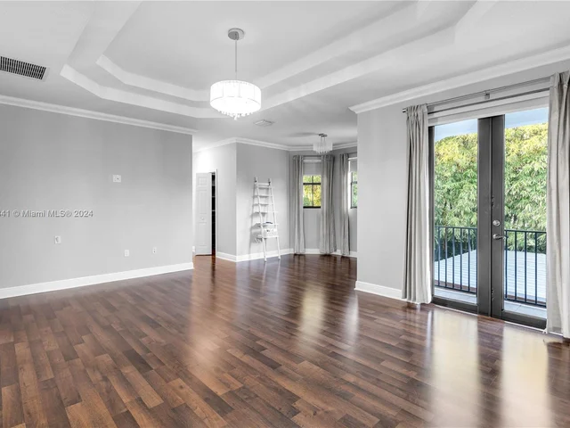 9923 NW 10th Ter, Miami FL 33172