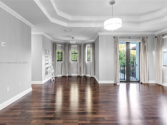 9923 NW 10th Ter, Miami FL 33172