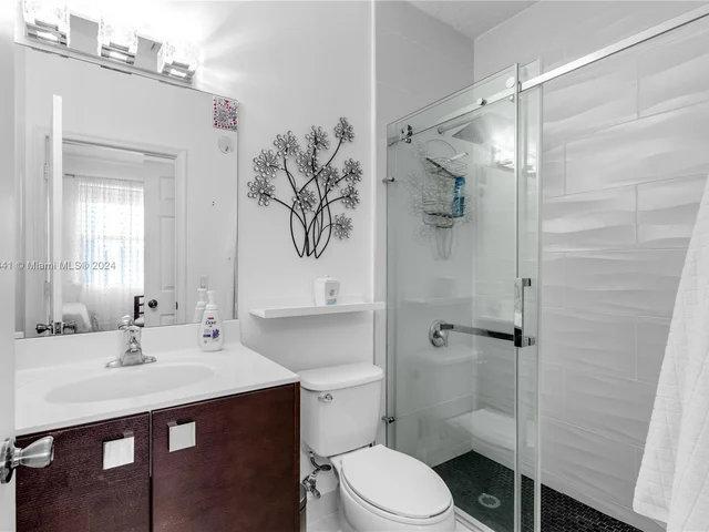 9923 NW 10th Ter, Miami FL 33172