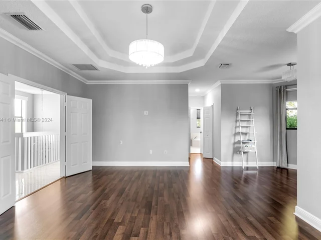 9923 NW 10th Ter, Miami FL 33172