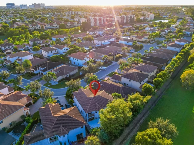 9923 NW 10th Ter, Miami FL 33172