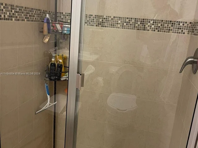 355 NE 194th Ln # 355, Miami FL 33179