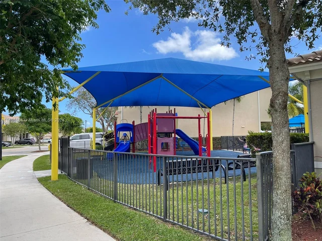 355 NE 194th Ln # 355, Miami FL 33179