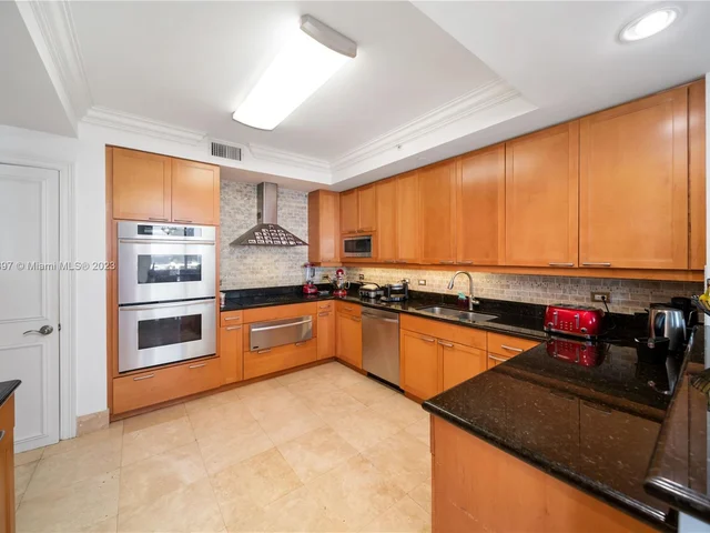 3201 NE 183rd St # 2705, Aventura FL 33160