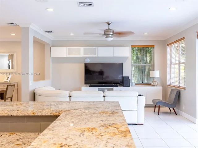 797 Vista Meadows Dr # 797, Weston FL 33327