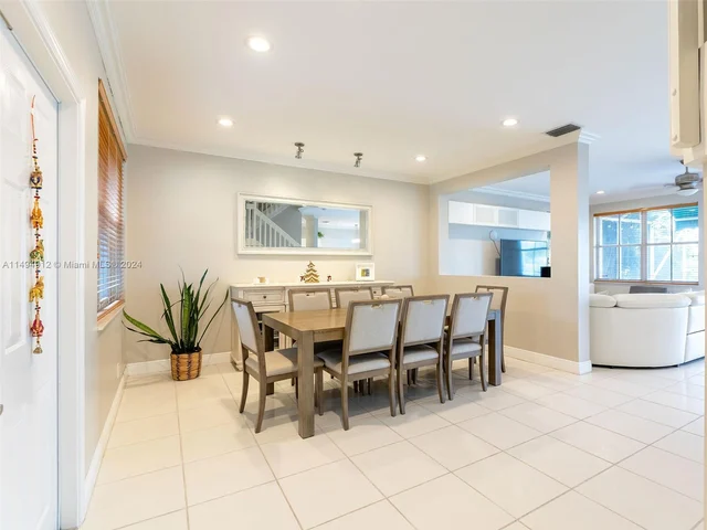 797 Vista Meadows Dr # 797, Weston FL 33327