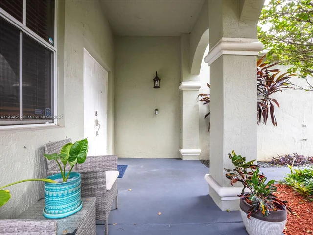 797 Vista Meadows Dr # 797, Weston FL 33327