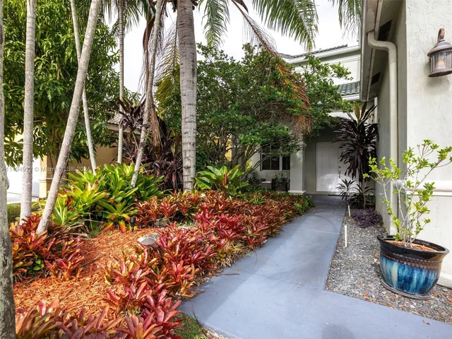 797 Vista Meadows Dr # 797, Weston FL 33327