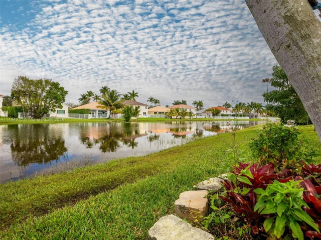 797 Vista Meadows Dr # 797, Weston FL 33327