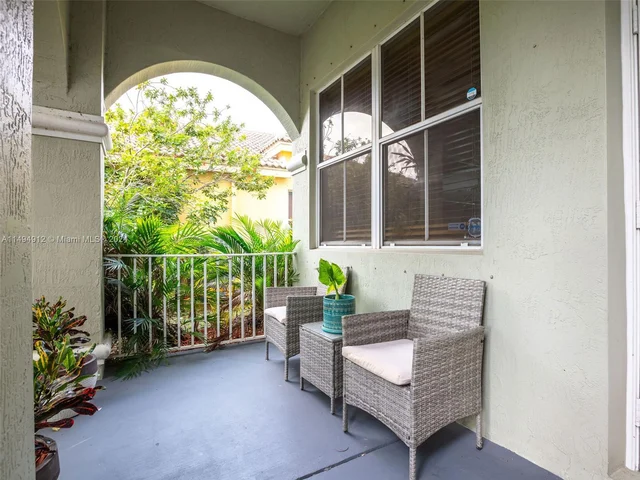 797 Vista Meadows Dr # 797, Weston FL 33327