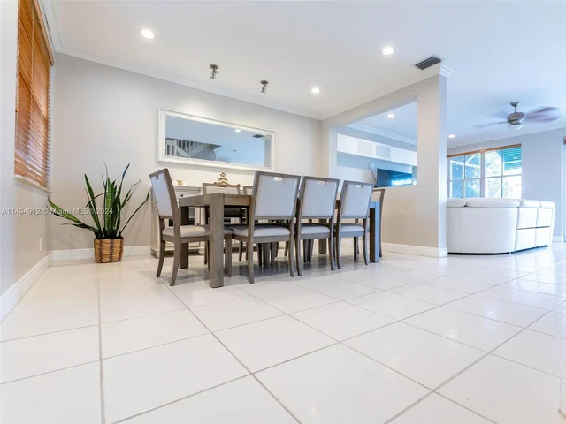 797 Vista Meadows Dr # 797, Weston FL 33327