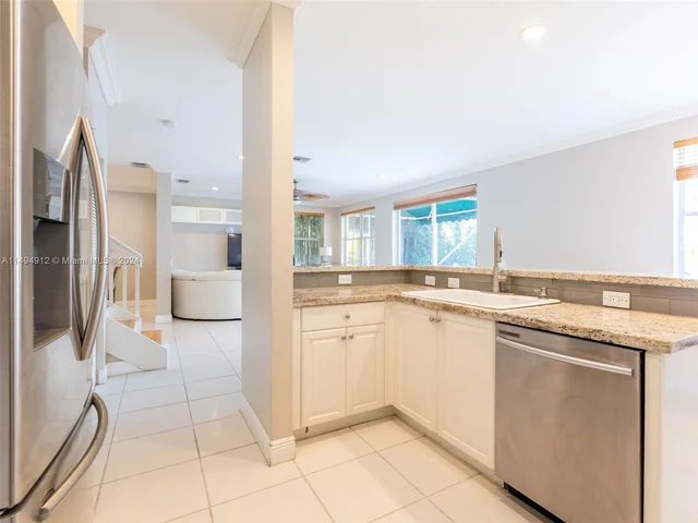 797 Vista Meadows Dr # 797, Weston FL 33327