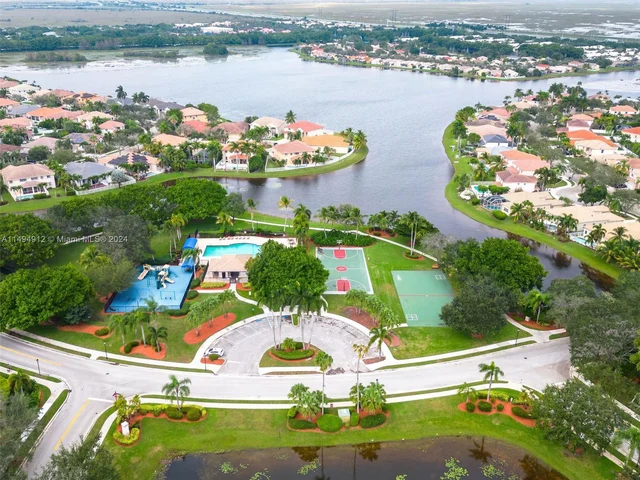 797 Vista Meadows Dr # 797, Weston FL 33327