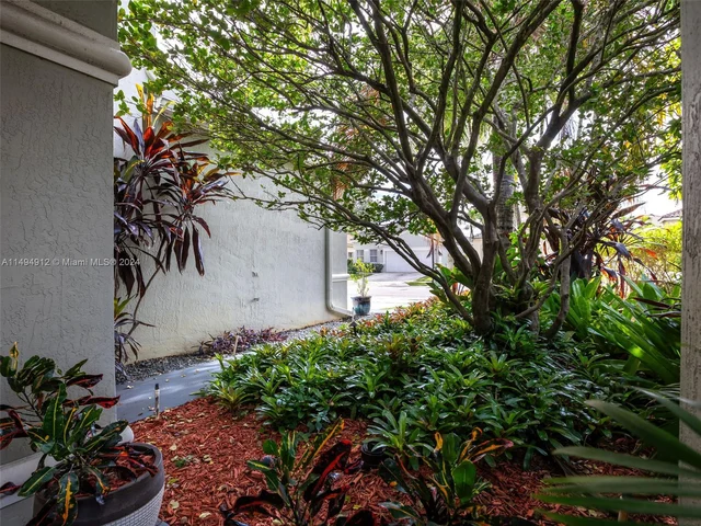 797 Vista Meadows Dr # 797, Weston FL 33327