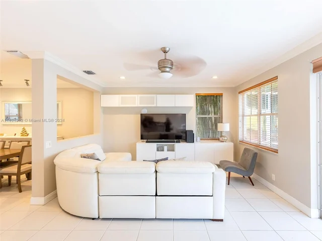 797 Vista Meadows Dr # 797, Weston FL 33327