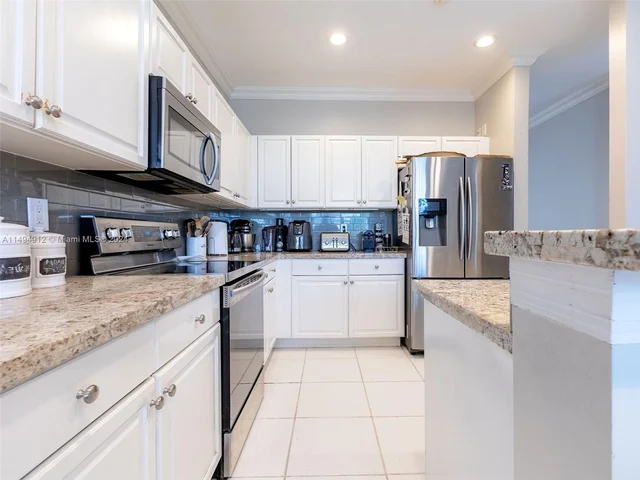 797 Vista Meadows Dr # 797, Weston FL 33327